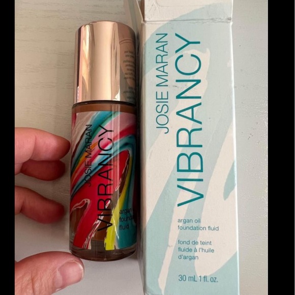 SOLD -Becca foundation, Joise Maran foundation and Laura Mercier Highlighter - Picture 6 of 9